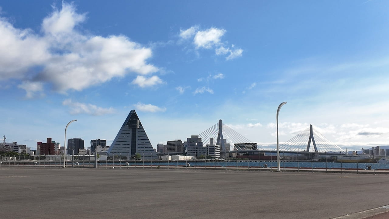 海(浅虫や深浦という海が近い街があります)