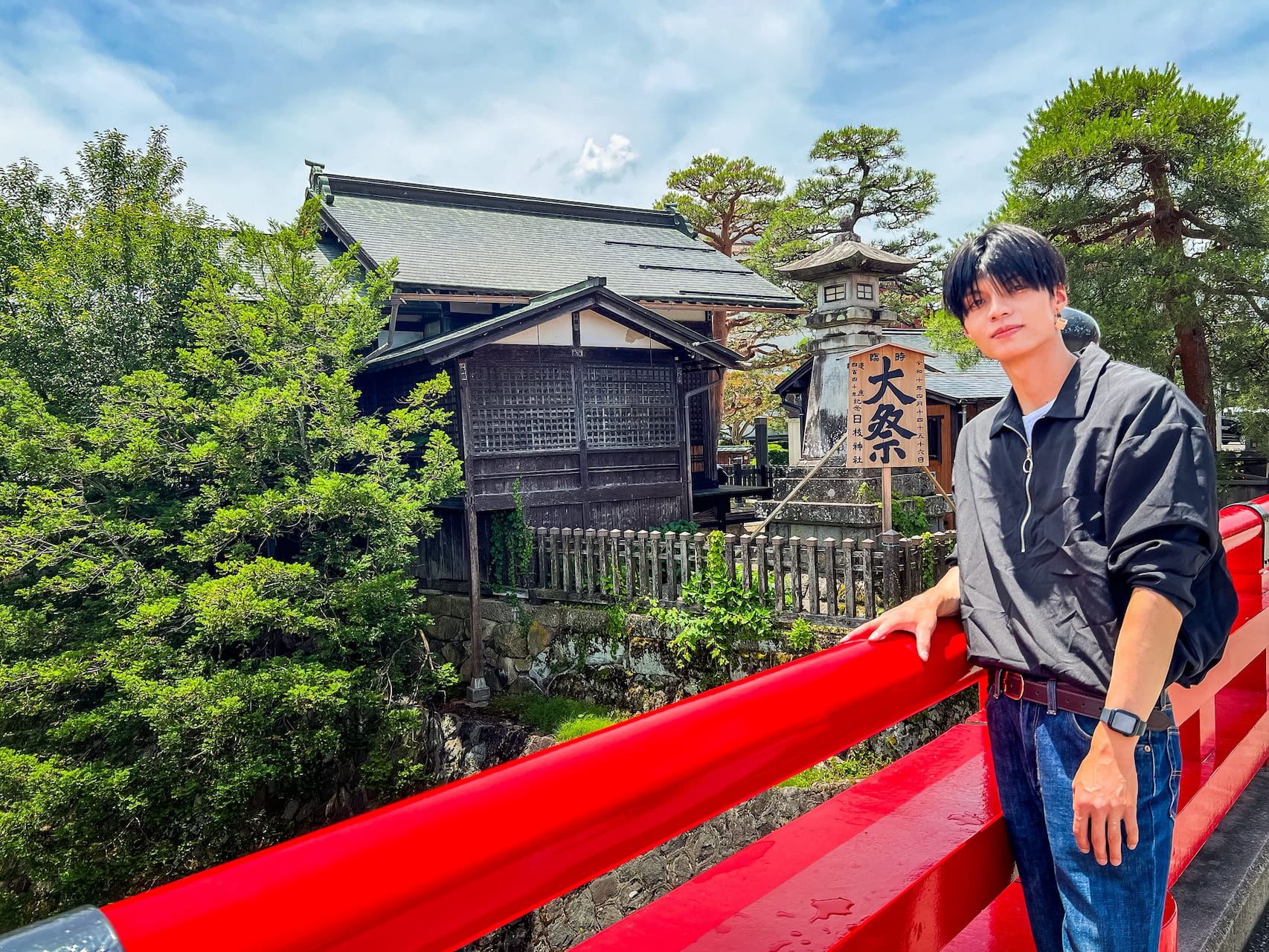 宮川沿いの古い町並みです。四季折々の景色を楽しみながら歩けるので、気分転換したい時によく訪れます。
